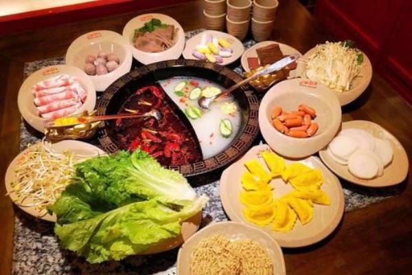 辣子千红火锅口味鲜香麻辣口感醇厚受到众多消费者青睐